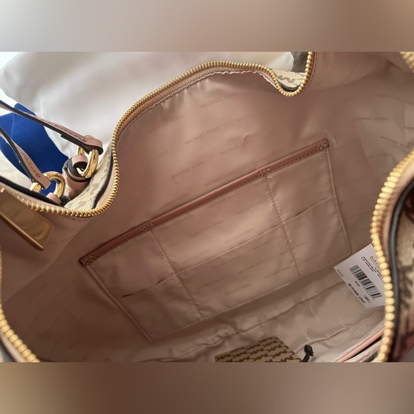 MICHAEL Michael Kors Lauryn
Large Logo-Print Shoulder Bag. Brand new! - Picture 8 of 12